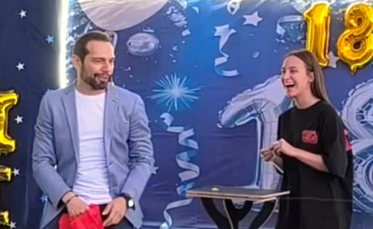 Mago para cumpleaños en Madrid en una actuación de un 18 cumpleaños